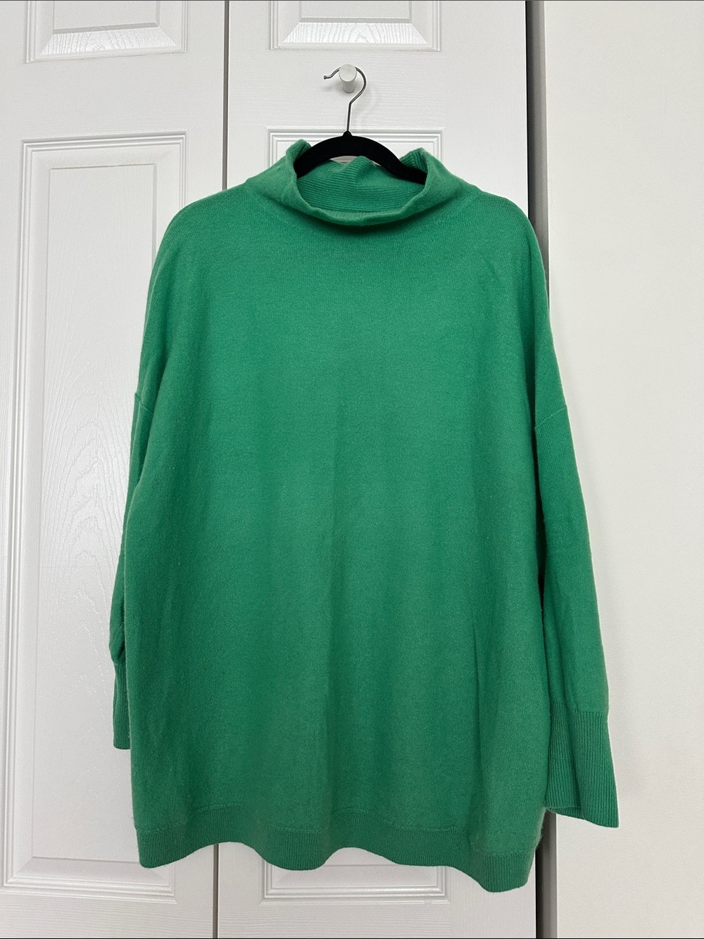 FREE PEOPLE GREEN OVERSIZED MOCK TURTLENECK CASHMERE SWEATER SIZE MEDIUM